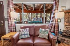 2 Bed 1 and half Bath Cabin Spa Fireplace Dogs Welcome Big Bear Lake